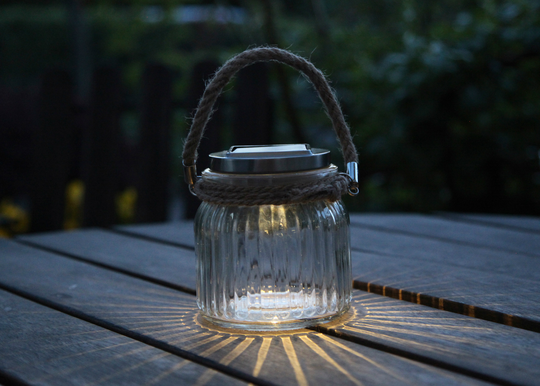LED puutarhavalaisin aurinkoenergialla