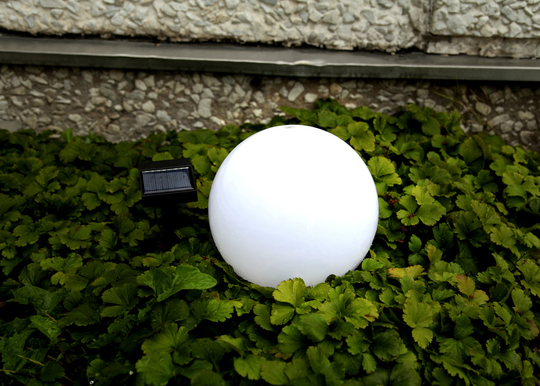 Puutarhavalaisin aurinkopaneelilla 20 cm